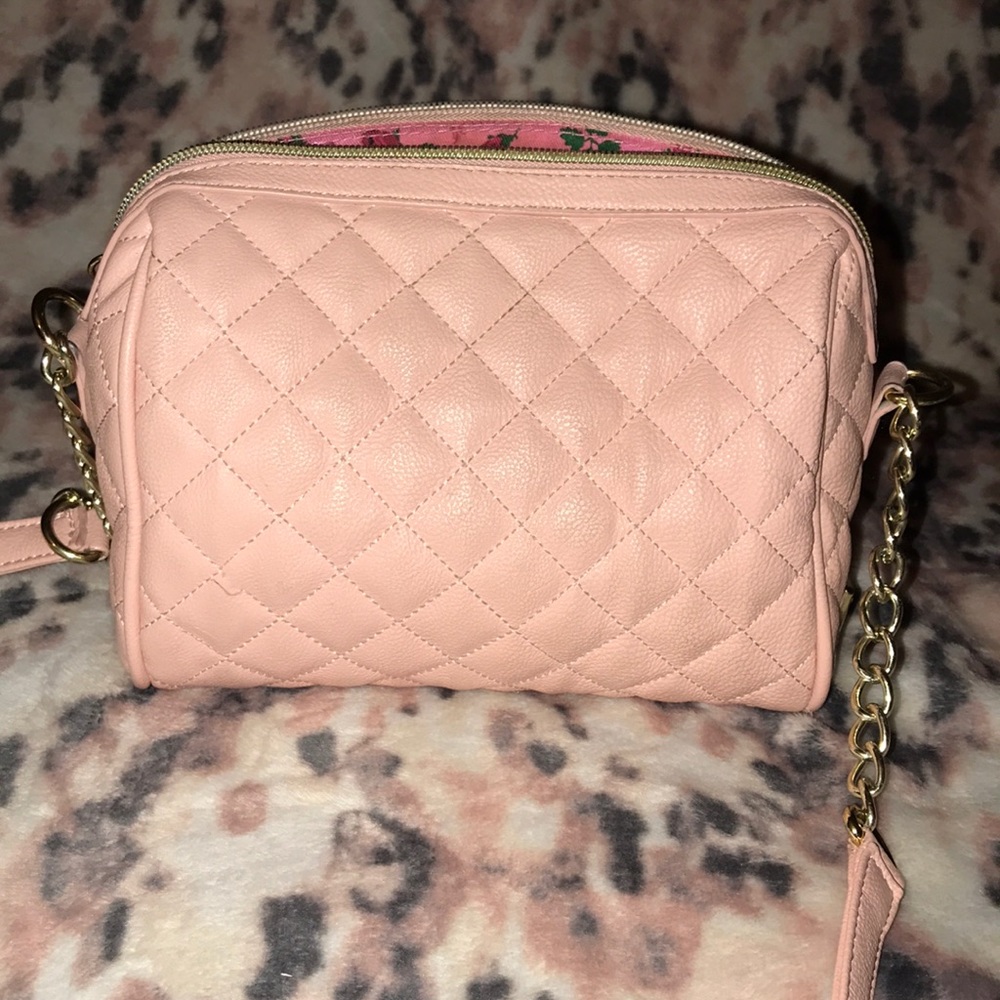 Betsey Johnson cross over bag - Picture 4 of 4
